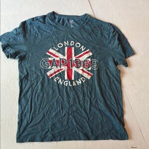 GAP Blue Short Sleeve Tee with Graphic Design small, ENGLAND